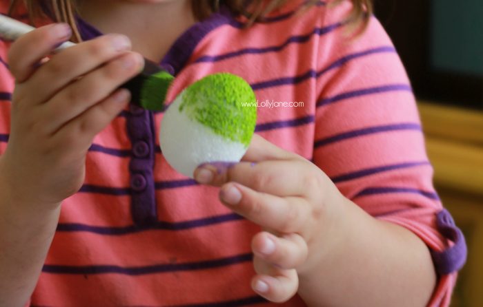 How to make a foam cactus garden with foam and pipe cleaners. So cute and lots of fun for kids! A great way to keep kids busy this summer! A fun kids craft idea! Love little mini succulents crafts!