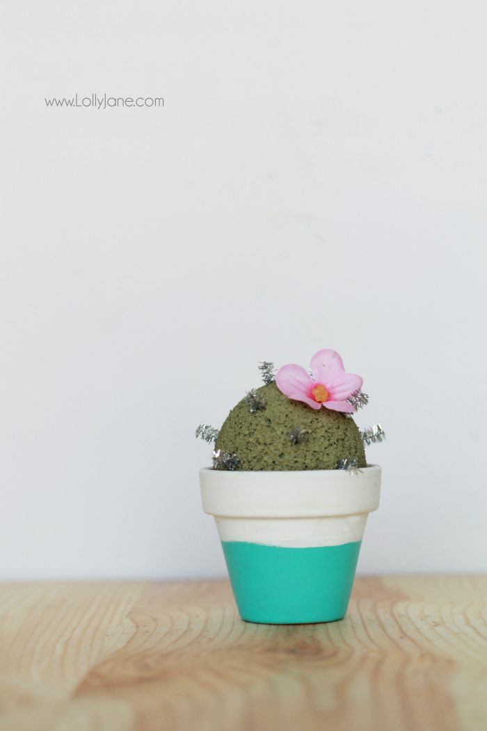 How to make a foam cactus garden with foam and pipe cleaners. So cute and lots of fun for kids! A great way to keep kids busy this summer! A fun kids craft idea! Love little mini succulents crafts!