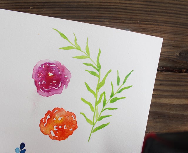 Learn how to watercolor flowers, these easy to paint watercolor leaves are so pretty and easy to duplicate. #watercolorflowers #watercolorleaves #howtowatercolor #watercolorforbeginners