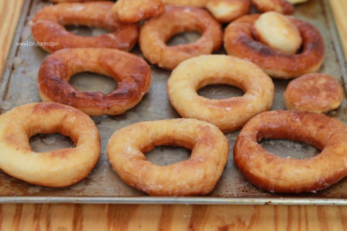 Easy glazed donuts recipe, so good! Great treat to make with the kids! Fast no yeast donut recipe, so good!