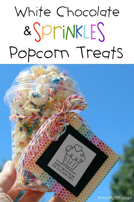 This is the best white chocolate sprinkles popcorn recipe, so easy to make! Great summer dessert idea and love the cute gift packaging idea too!