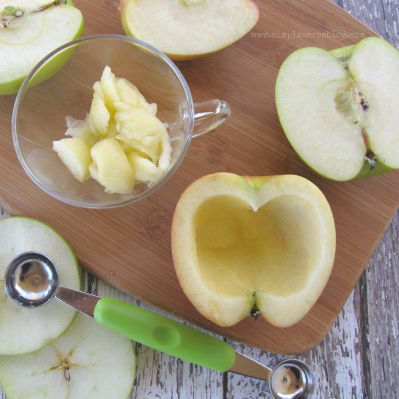 Apple Pie Bites recipe, so good! Perfect fall dessert recipe, yum! Love these mini apple pies!