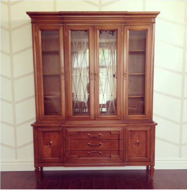 Gorgeous painted hutch makeover. Come see the before and after of this beautiful hutch using BB Frosch chalk paint powder! Rifle Paper Co wallpaper inside this pretty chalk paint hutch!