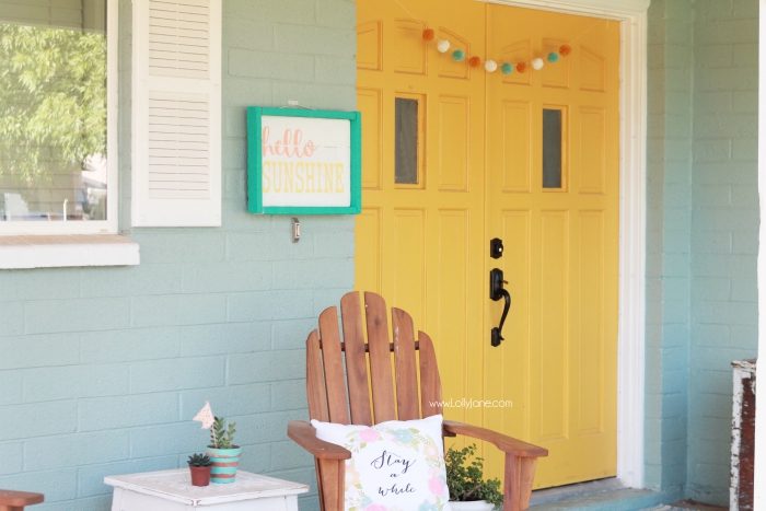 Make this fun Hello Sunshine summer sign using foam! Easy DIY craft project, hello sunshine! Cute summer decor idea, fun front porch summer decor too!