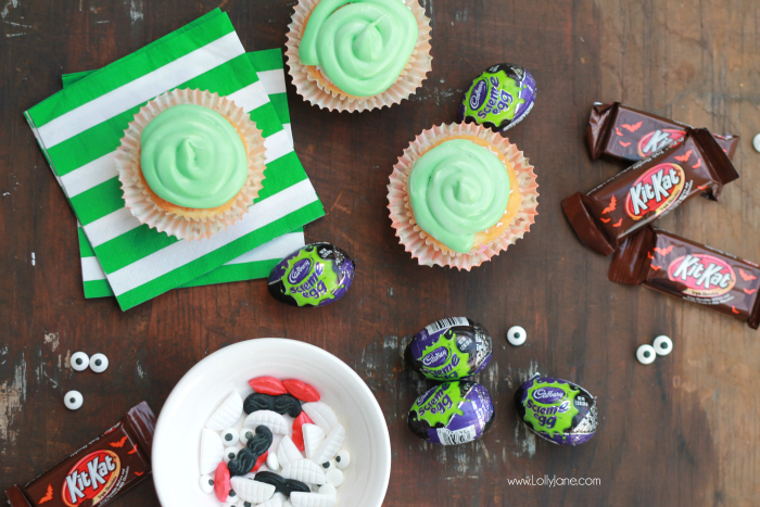 The cutest Halloween Cadbury Screme Eggs Zombie Cupcakes for a cute Halloween treat! Great Halloween party idea, cute kids Halloween treat idea! Love these easy zombie cupcakes! 