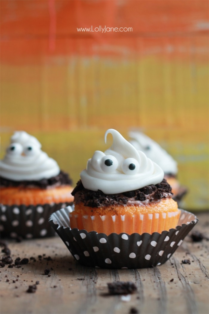 Orange Fanta GHOST Cupcakes, perfect for Halloween! Sprinkled with crushed OREO