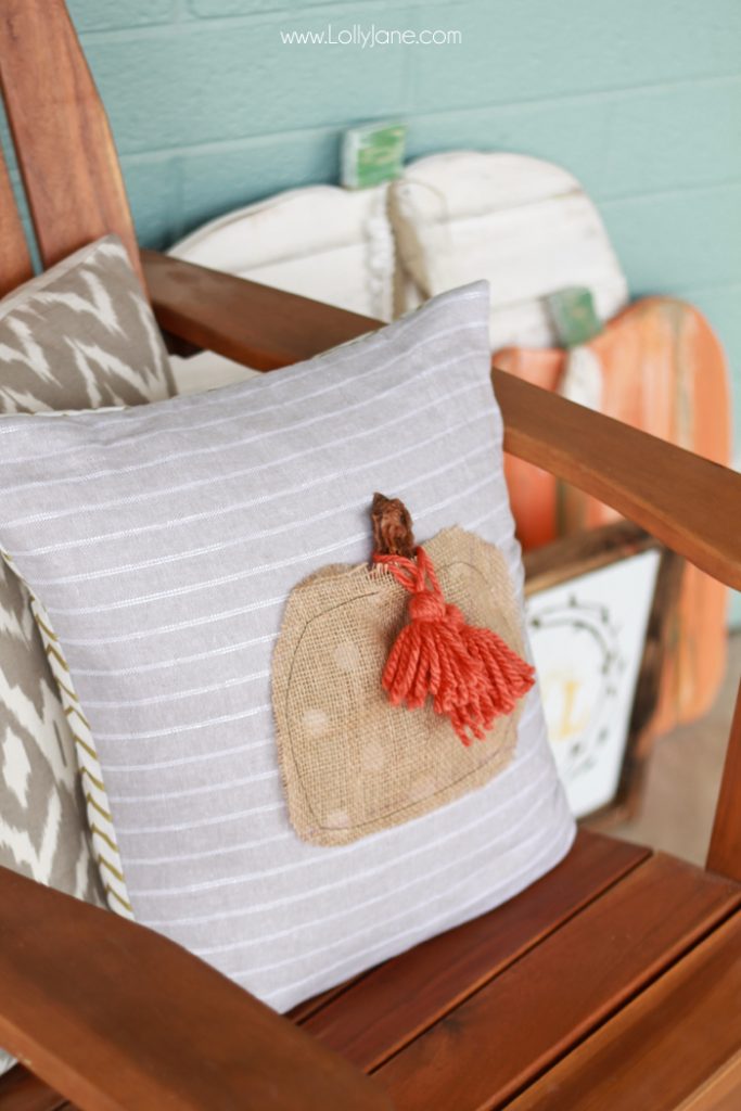 Easy DIY Fall Pumpkin Pillow tutorial 