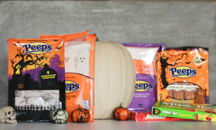 DIY Halloween Peeps-O-Lantern. Fun kid activity to display during the spooky season!