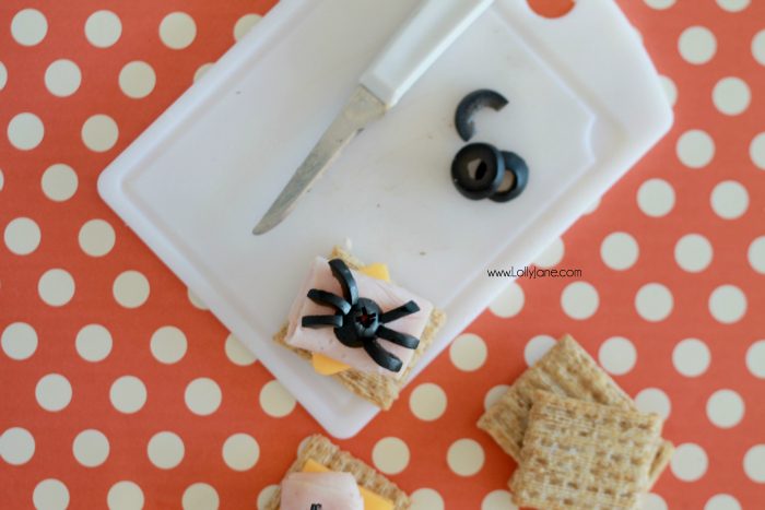 Halloween Party Cracker Appetizers, perfect for spooky parties!