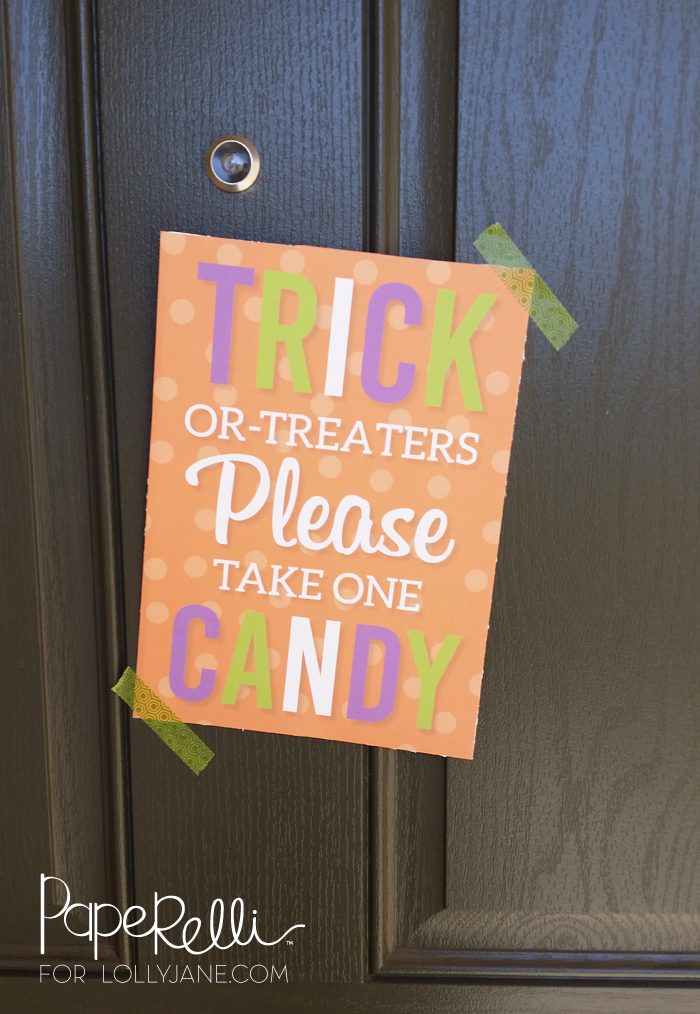 FREE Trick or Treat Printables, perfect to leave on your porch with a bowl of candy OR to tell trick-or-treaters you're out of candy! Just print and hang! |via Paperellia