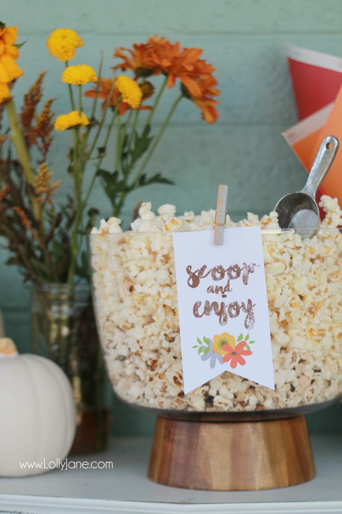 Easy fall popcorn bar, so yummy! Pretty popcorn bar printables, free prints and tags! Love these fall popcorn bar ideas!