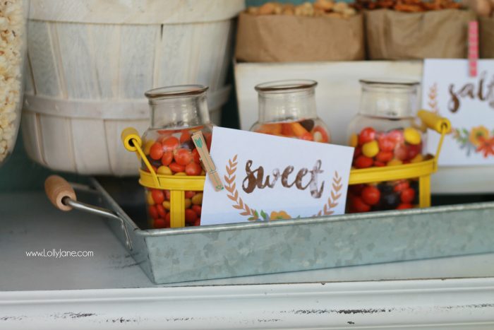 Easy fall popcorn bar, so yummy! Pretty popcorn bar printables, free prints and tags! Love these fall popcorn bar ideas!