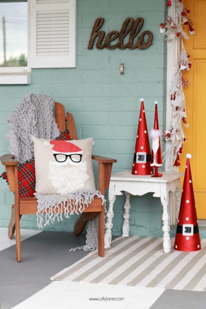 How to decorate shelves for Christmas