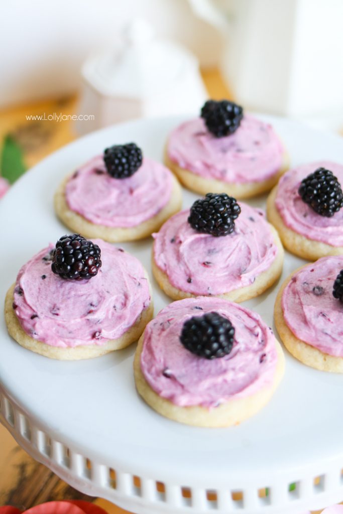 Fresh Blackberry Buttercream Frosting... so dang good! Top on cookies, cupcakes or a cake!