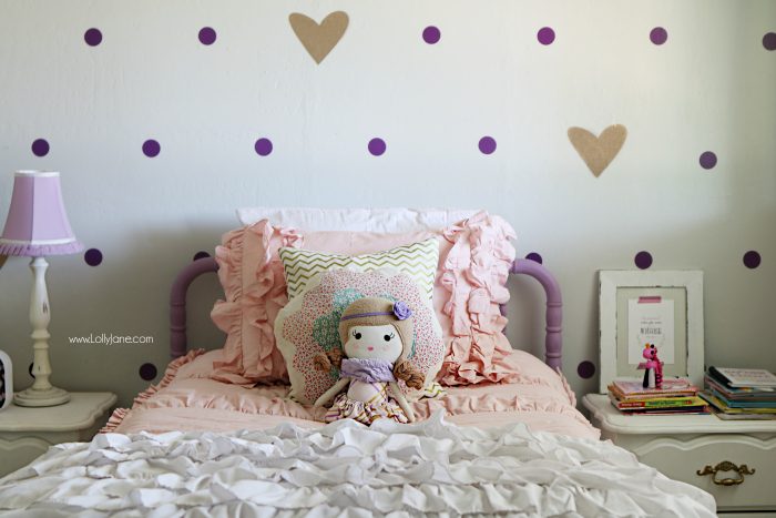 Little girl purple gold bedroom makeover. Pretty purple and gold girls bedroom. Lots of bedroom decor ideas!