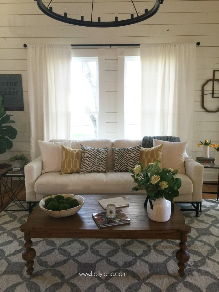 Places to visit in Waco, Texas. Great thrift store suggestions when visiting Magnolia in Waco. Lots of fun finds! Inside look at The Magnolia House!!