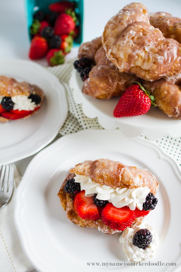 Winning recipe: these sweet berry croissants are a must make recipe! Yummy glazed croissants, filled with berries and cream, a light brunch recipe, great for Mother's Day brunch or a shower dessert idea! Yummy sweet berry croissants!