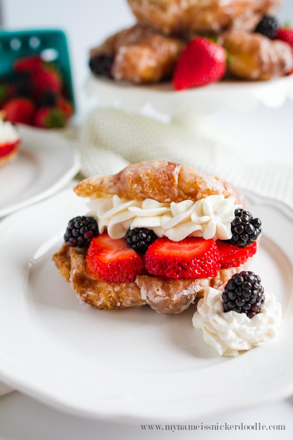 Winning recipe: these sweet berry croissants are a must make recipe! Yummy glazed croissants, filled with berries and cream, a light brunch recipe, great for Mother's Day brunch or a shower dessert idea! Yummy sweet berry croissants!