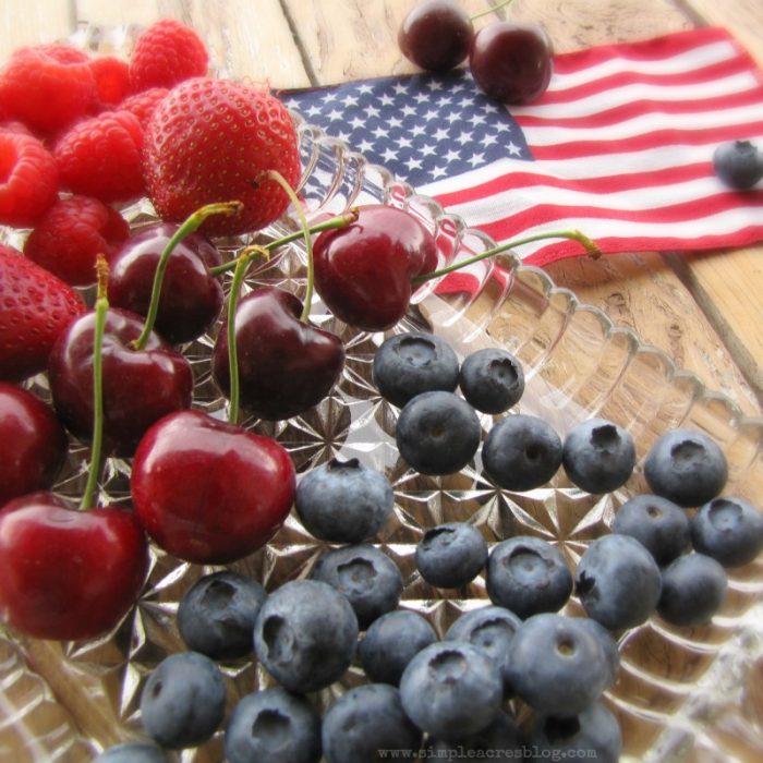 Berry hand pie recipe, yum! You'll love this homemade berry cherry hand pie dessert. Great 4th of July dessert idea, perfect patriotic treat!