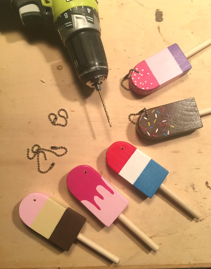 DIY Popsicle Key Fob |via ThatsMyLetter.blogspot.com