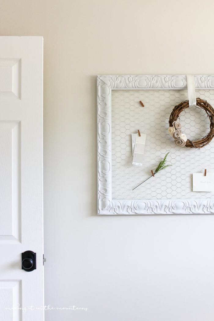 Easy DIY Memo Board, so pretty and perfect to display your favorite photos or decor! |via MakingItInTheMountains.com