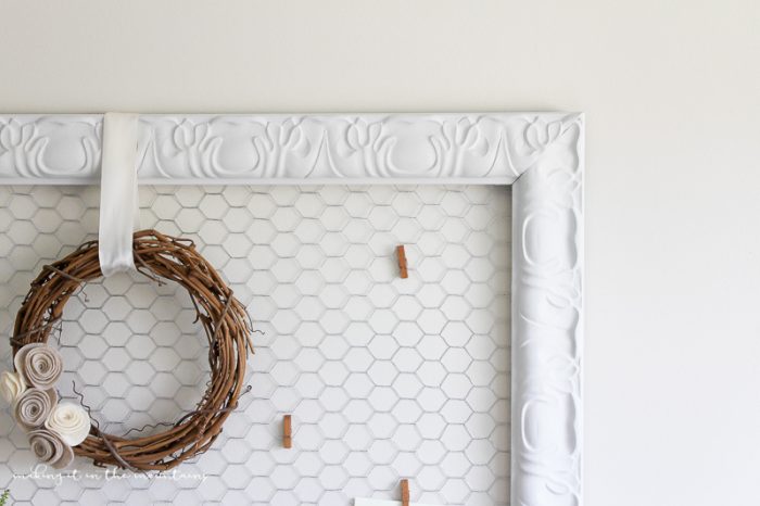 Easy DIY Memo Board, so pretty and perfect to display your favorite photos or decor! |via MakingItInTheMountains.com