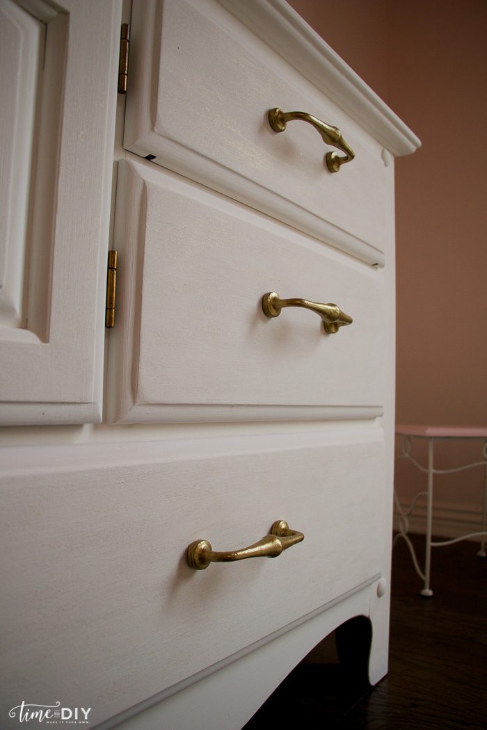 Chippy Glam Dresser Makeover