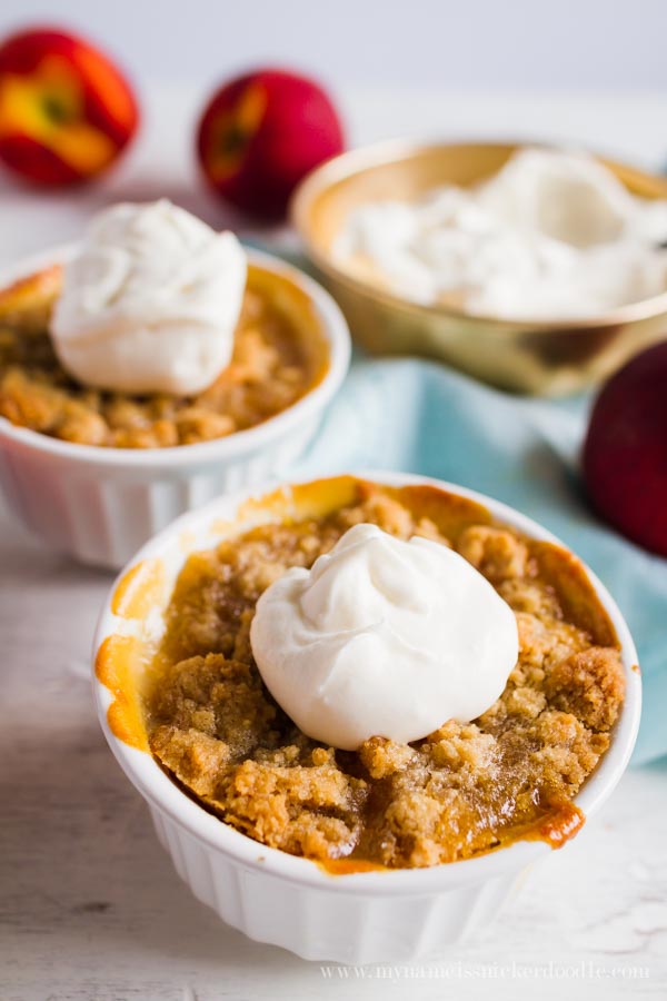 Mini Peach Crisps recipe. SO GOOD! You'll love this family favorite peach crisp recipe, love the mini size for individual portion peach crisps, mm!