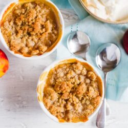 Mini Peach Crisps recipe. SO GOOD! You'll love this family favorite peach crisp recipe, love the mini size for individual portion peach crisps, mm!