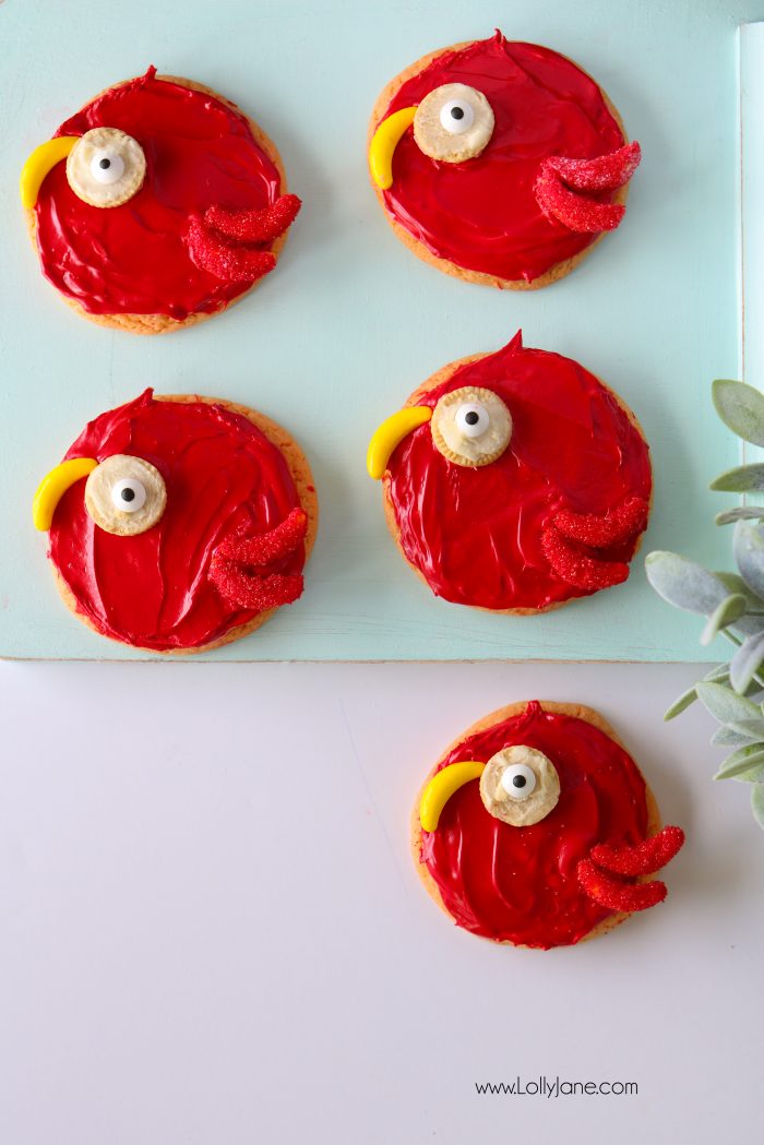 Cute! Easy peasy Parrot Sugar Cookies, great for a jungle theme party!