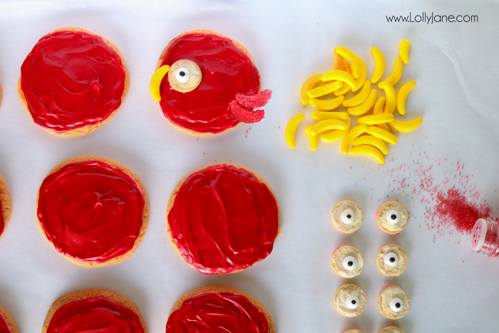 Cute! Easy peasy Parrot Sugar Cookies, great for a jungle theme party!