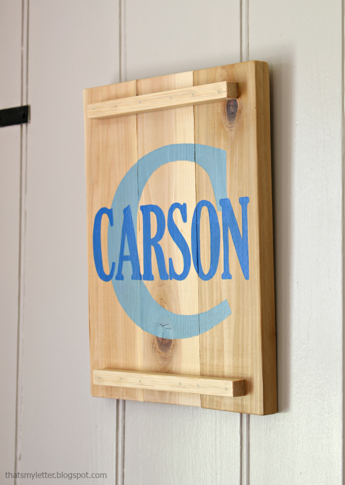 DIY Cedar Name Plaque. Super cute for wall art or door hanger and FAST to make and personalize!