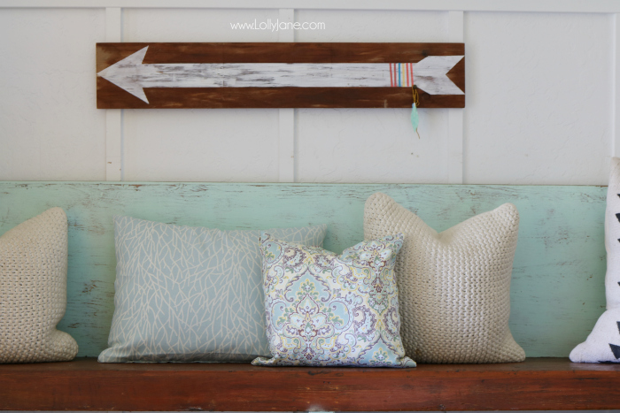 Easy no-sew pillows made in less than 20 minutes! Love the coordinating Waverly fabrics, cute!