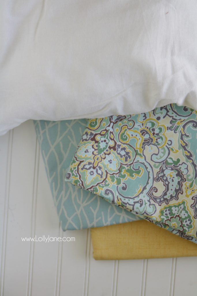 Easy no-sew pillows made in less than 20 minutes! Love the coordinating Waverly fabrics, cute!