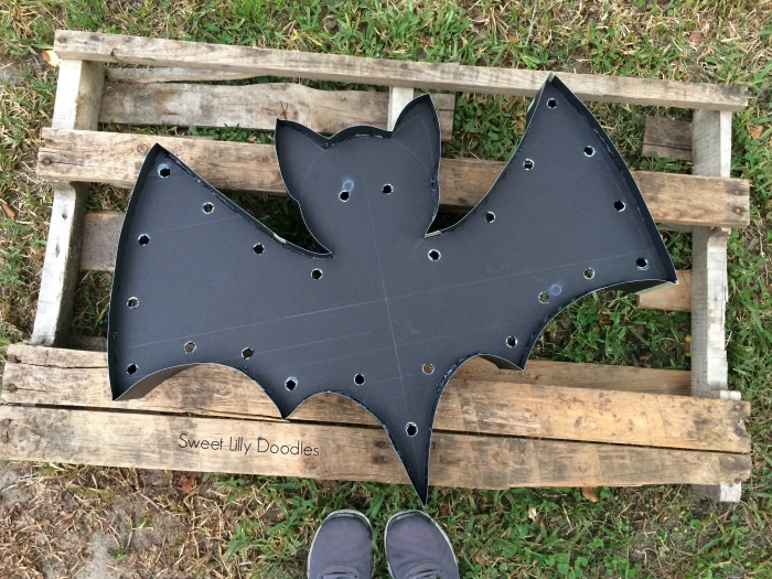 DIY #2 - Halloween Bats Wall - Beauty and the brunette