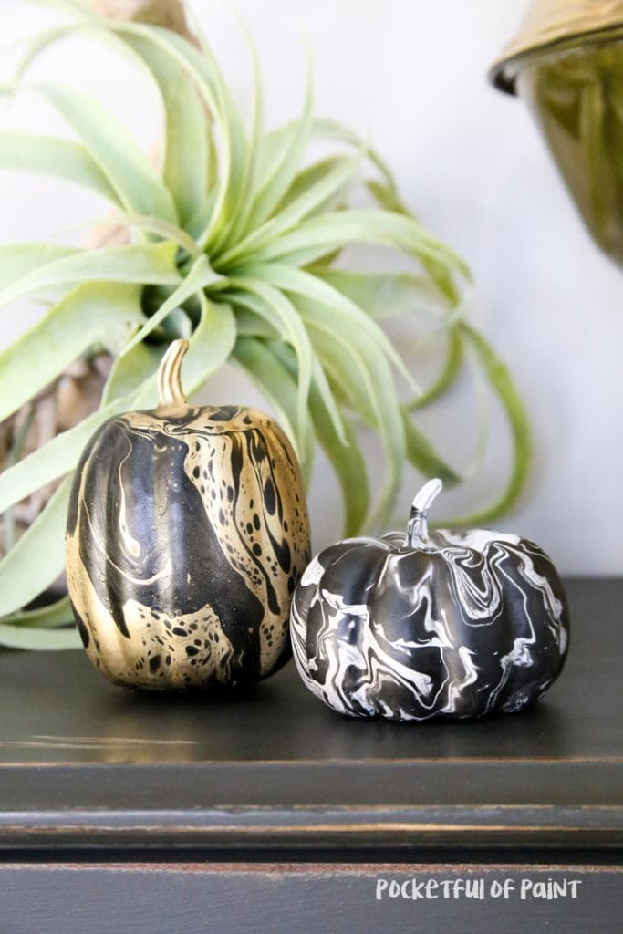 DIY Marble Pumpkins, fun Halloween decor to make with the kids!