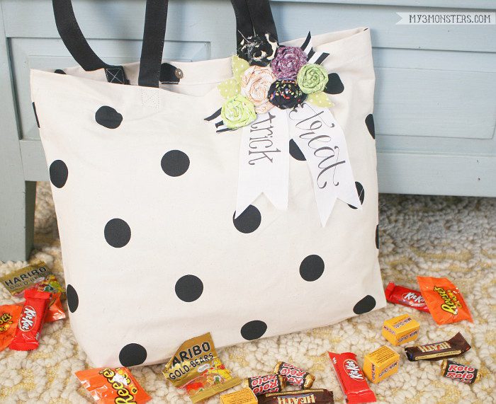 No-Sew Trick or Treat Bag, perfect to bling out your Halloween bag!