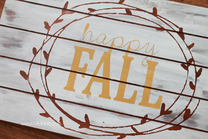 DIY Happy Fall Pallet Sign | See how easy it is to make this cute Happy Fall wood sign! Love this easy fall decor idea!