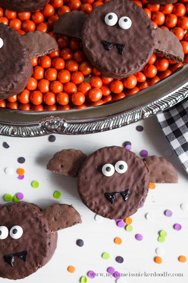 Ding Dong bat treats | Love this easy Halloween craft, such a cute kids Hallween treat idea!