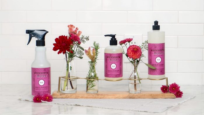 Mrs Meyers free seasonal scents. Love Mrs Meyers natural cleaning products, their fall scents are to die for! 