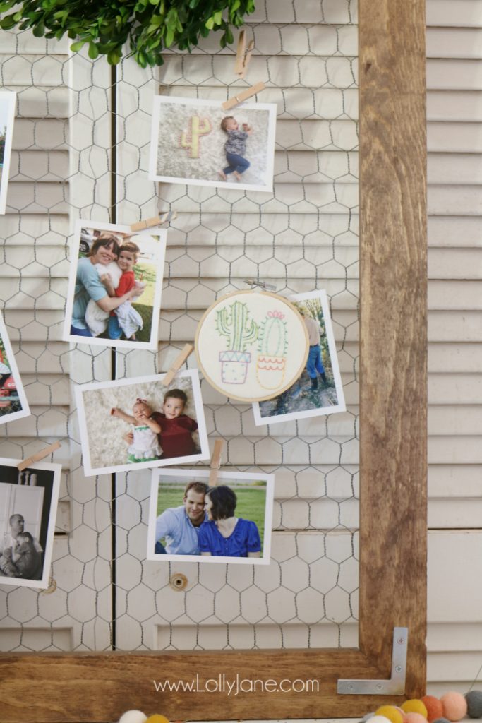 Love this easy to build rustic photo display. Such a cute way to share pictures! Cute chicken wire frame idea to display pictures!