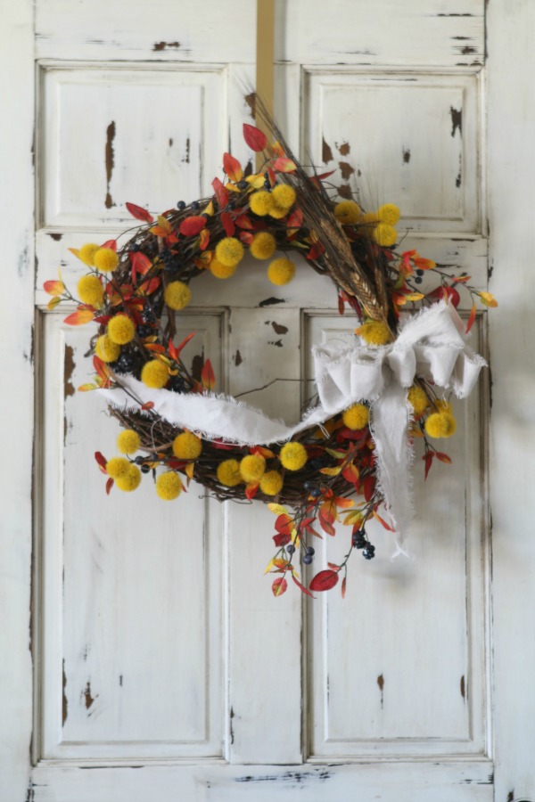 DIY fall wreath tutorial.