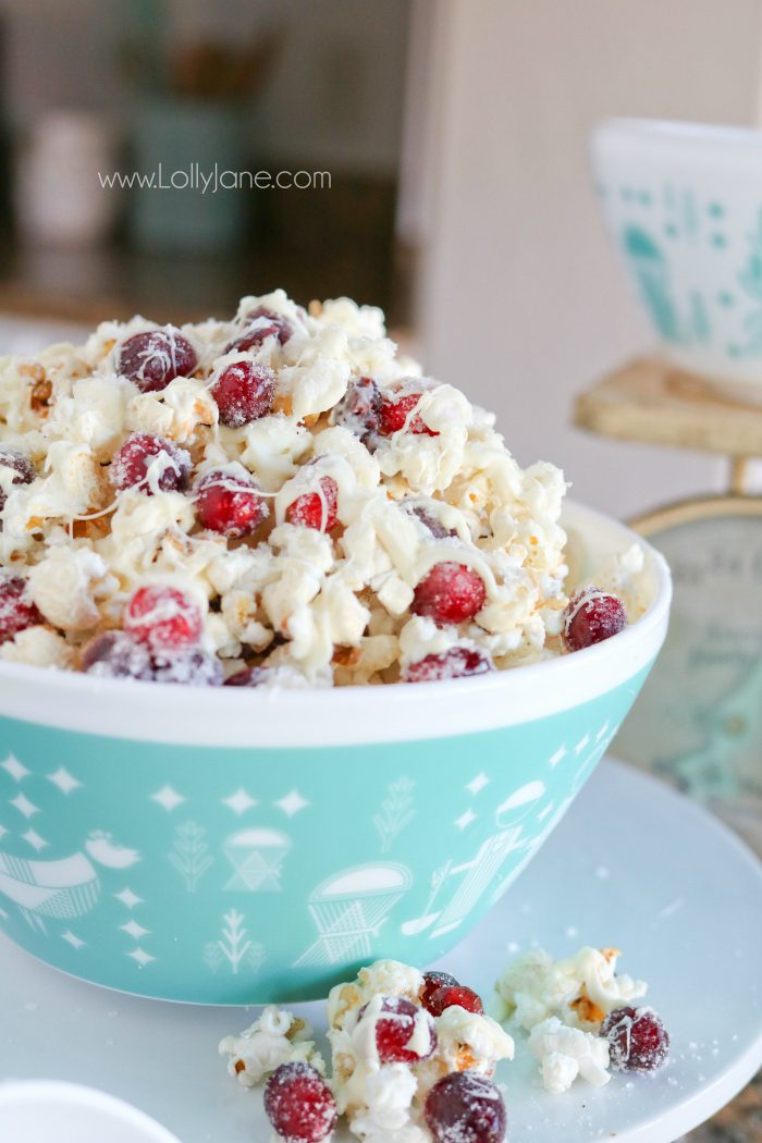 Yummy White Chocolate Cranberry Popcorn recipe, so easy to make. We love this festive holiday dessert, mmm!