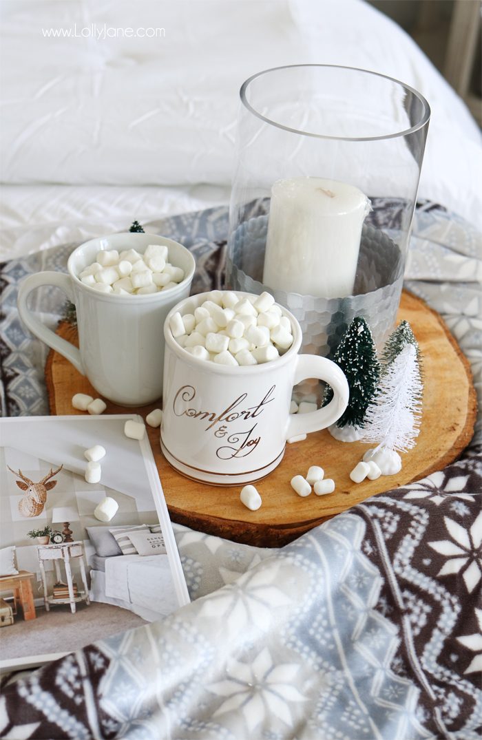 35 Cozy Christmas Bedroom Ideas for the Ultimate Escape