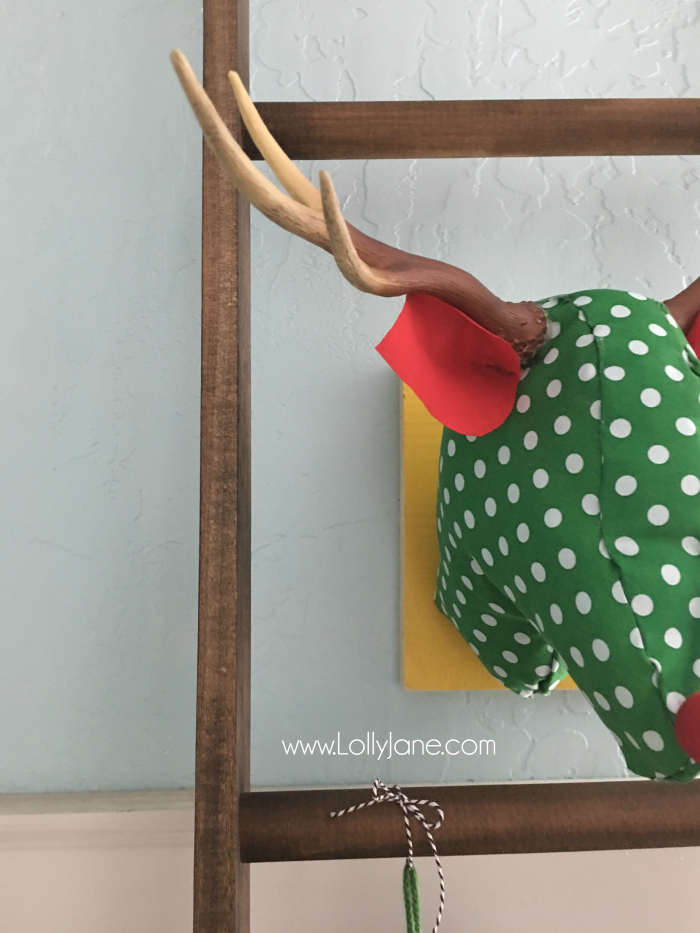 Fabric Reindeer Head wall art. Such a fun way to use Waverly fabric during the holidays!