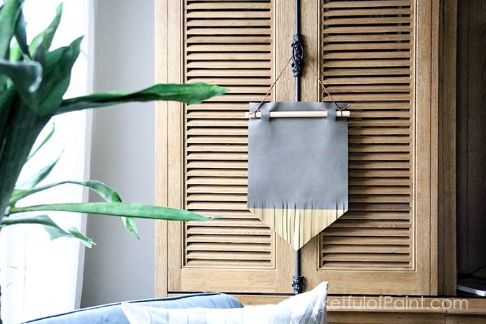 DIY leather wall hanging, easy tutorial for this pretty wall decor idea!