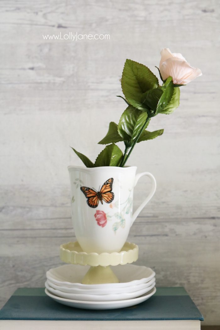 Valentine's Day shelves. Love the pink and aqua Valentine's Day mantel. Simple VDay decor ideas!