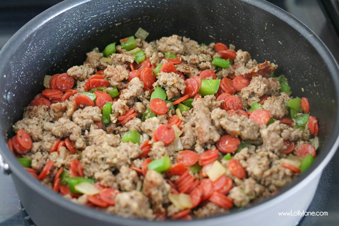 This easy One Pot Pizza Pasta is a breeze to whip up. Your family will go crazy for the flavor and Mom loves the easy cleanup!