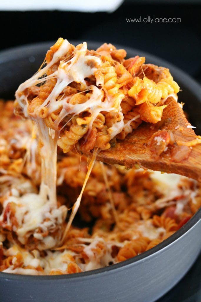 This easy One Pot Pizza Pasta is a breeze to whip up. Your family will go crazy for the flavor and Mom loves the easy cleanup!