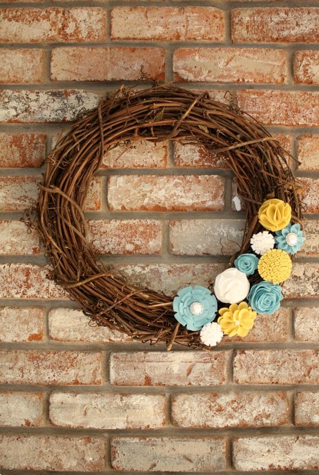 20 Pretty DIY Spring Wreaths